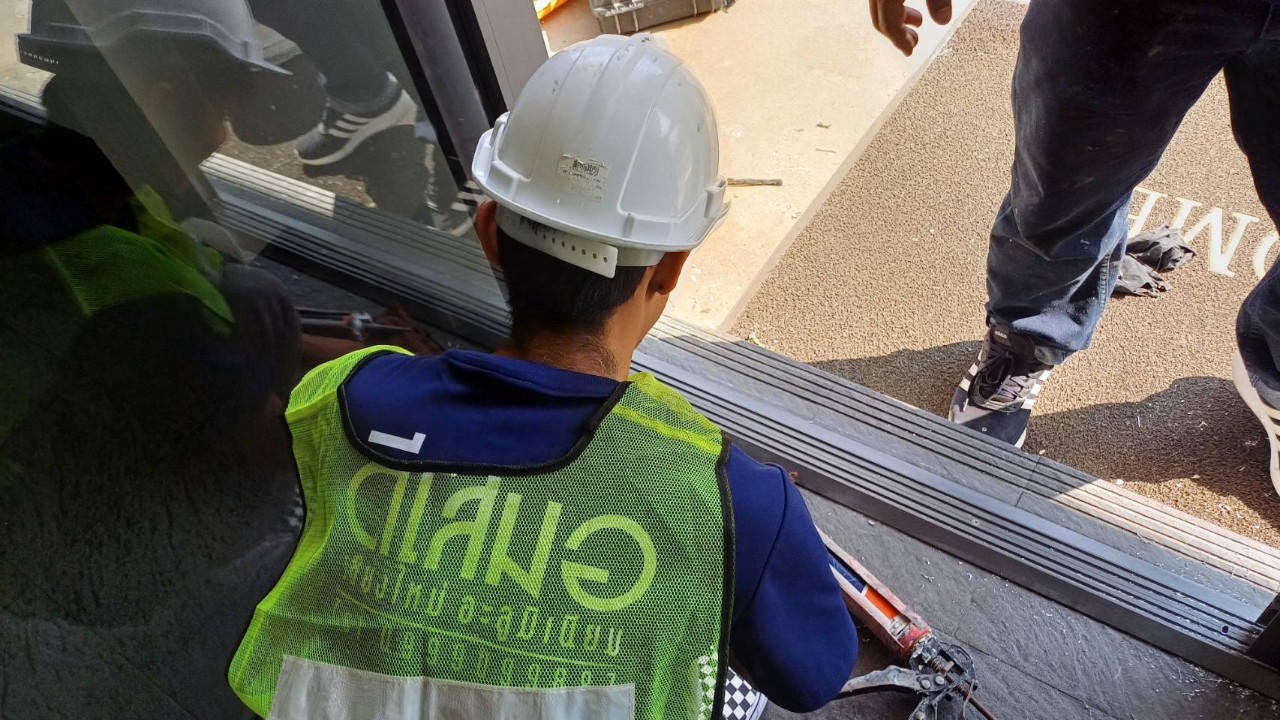 ผลิตติดตั้งประตูหน้าต่างอลูมิเนียม